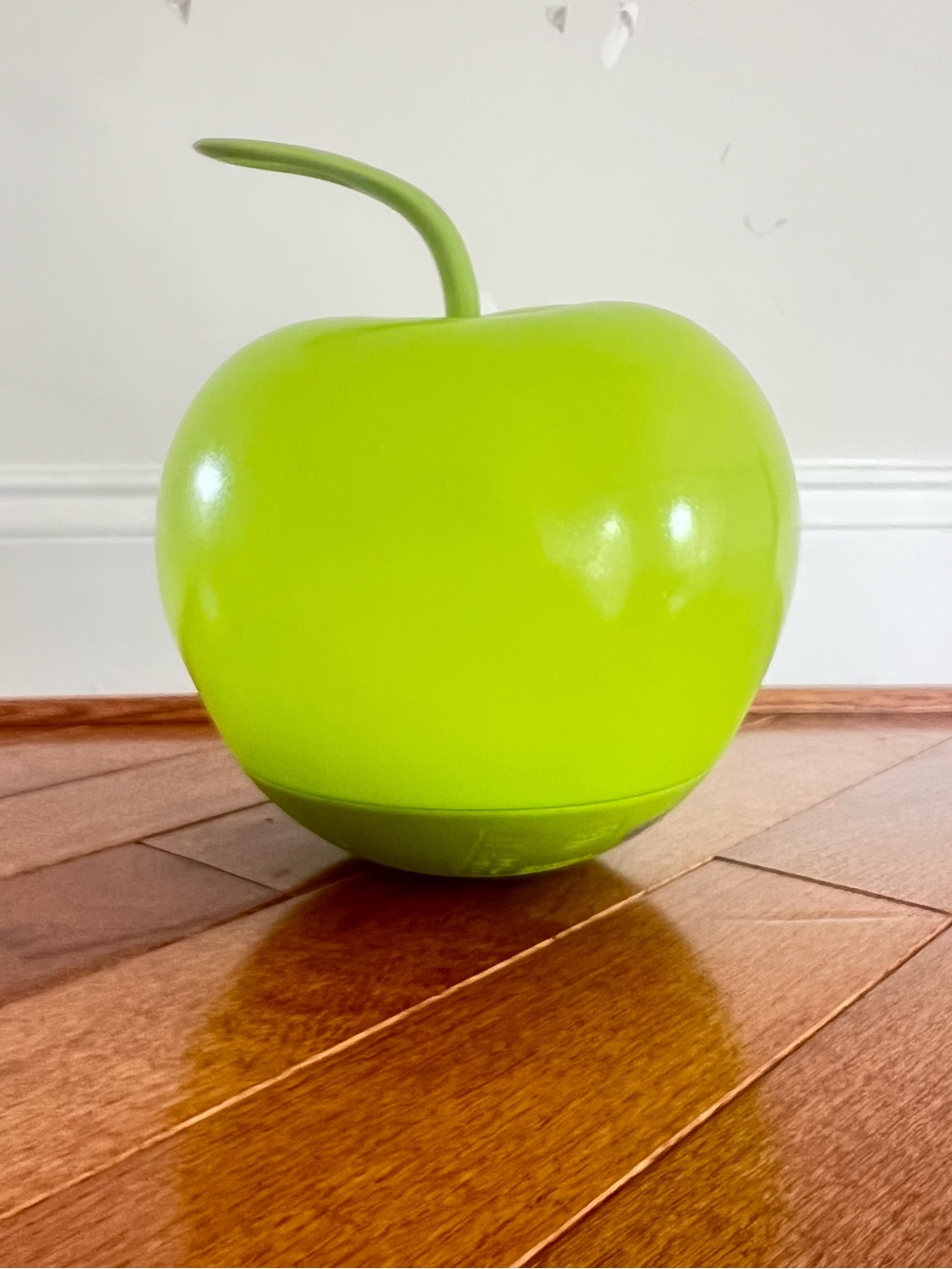 Green Apple Solar LED Lamp - rare!